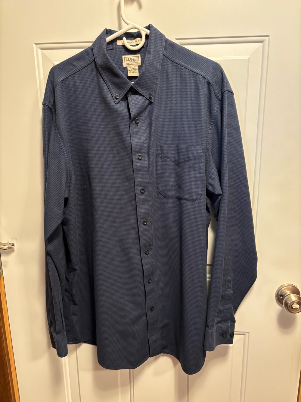 L.L. Bean Men's Long-Sleeve Button-Down Shirt - Blue. XL Tall.  Trad Fit.
